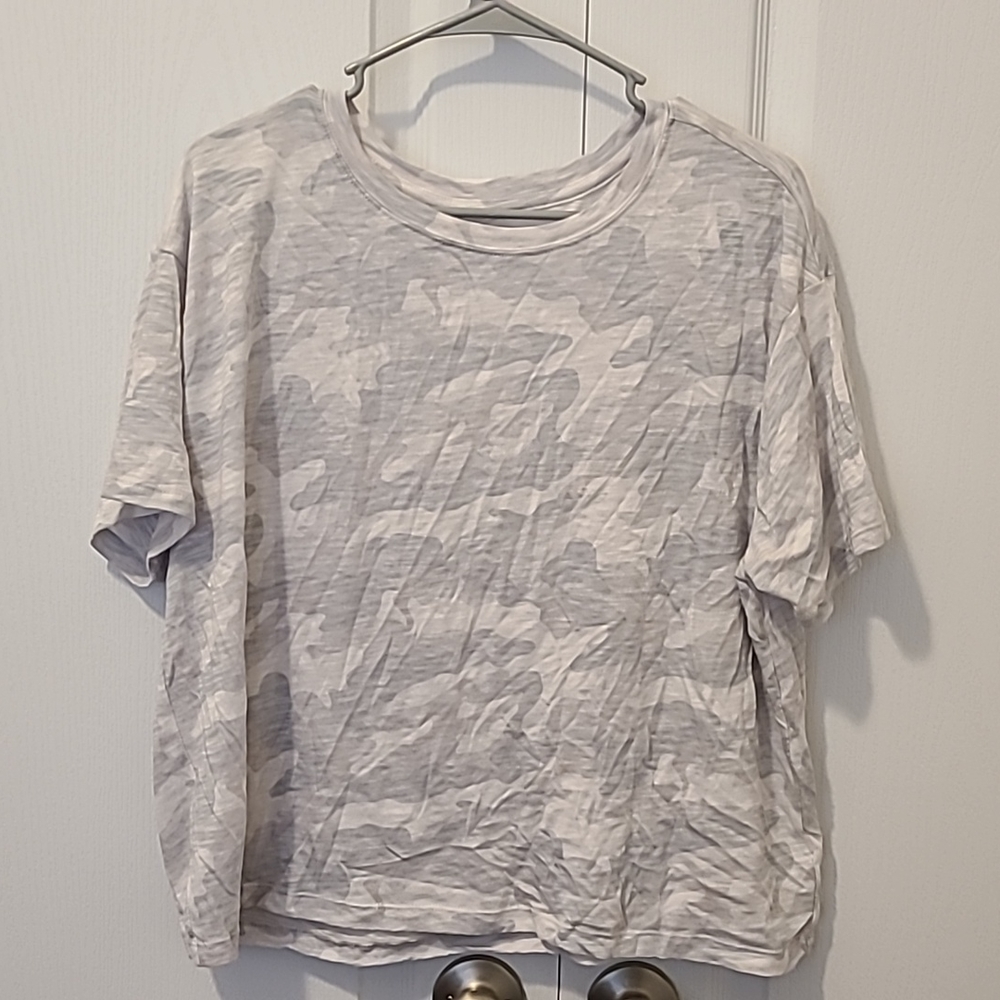 Light gray crop t-shirt